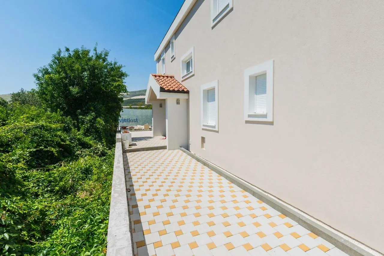 Apartmani Nikola Plano