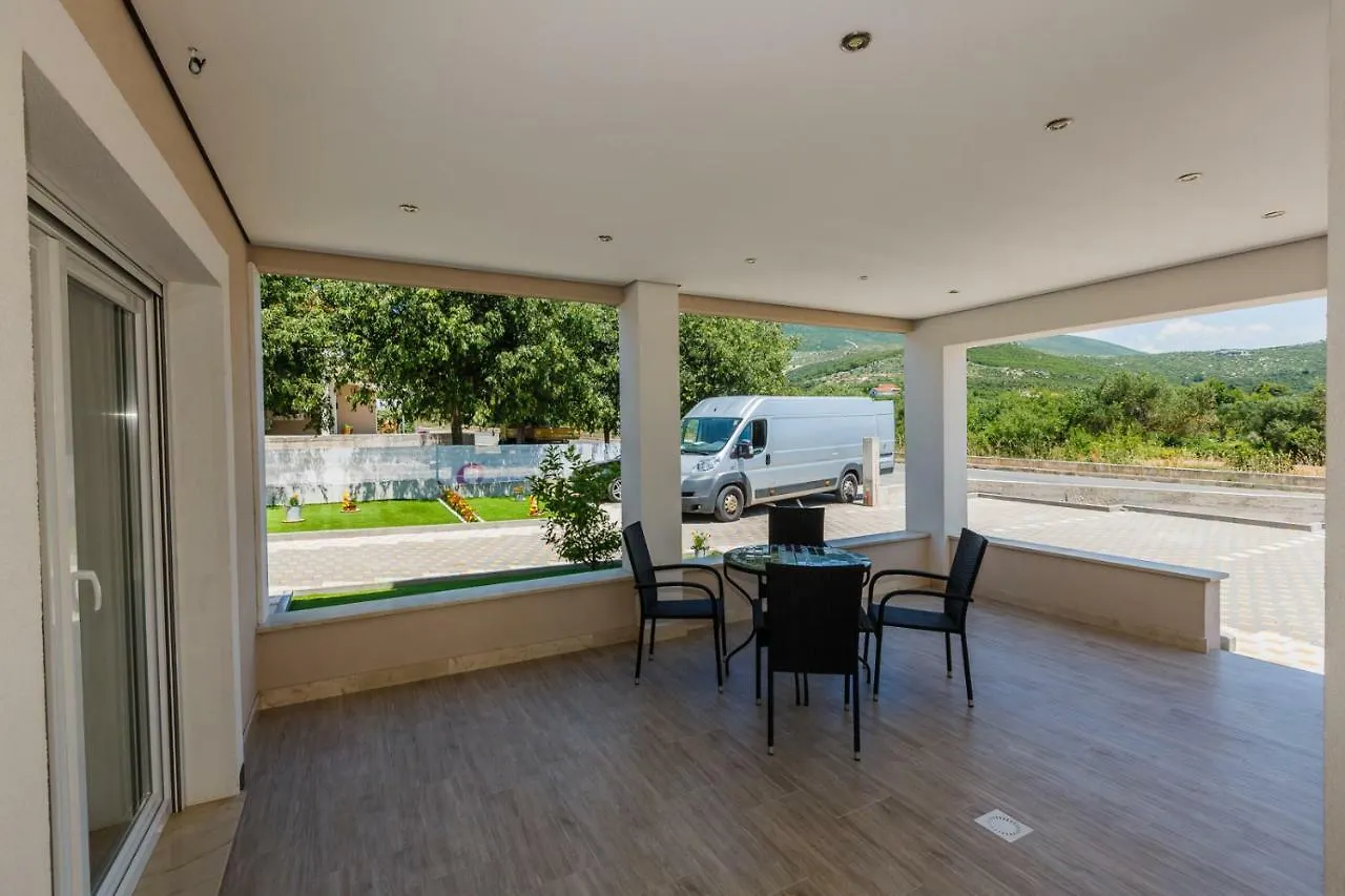 Apartmani Nikola Plano